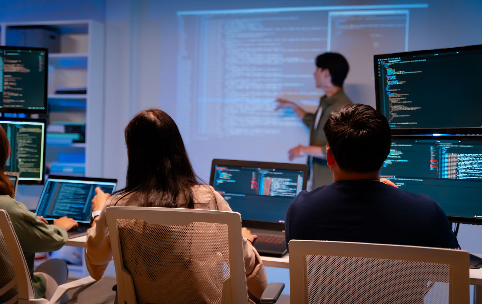 アールワークスだからこその新サービス・プロダクトをつくる。