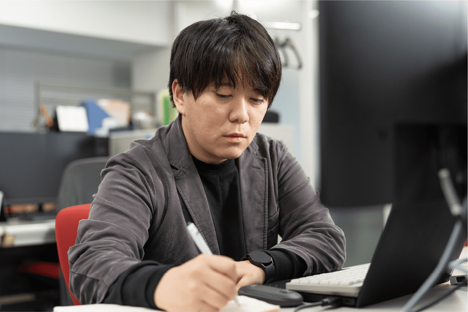 大学までは、学問のIT。会社で学んだのは、実践のIT。